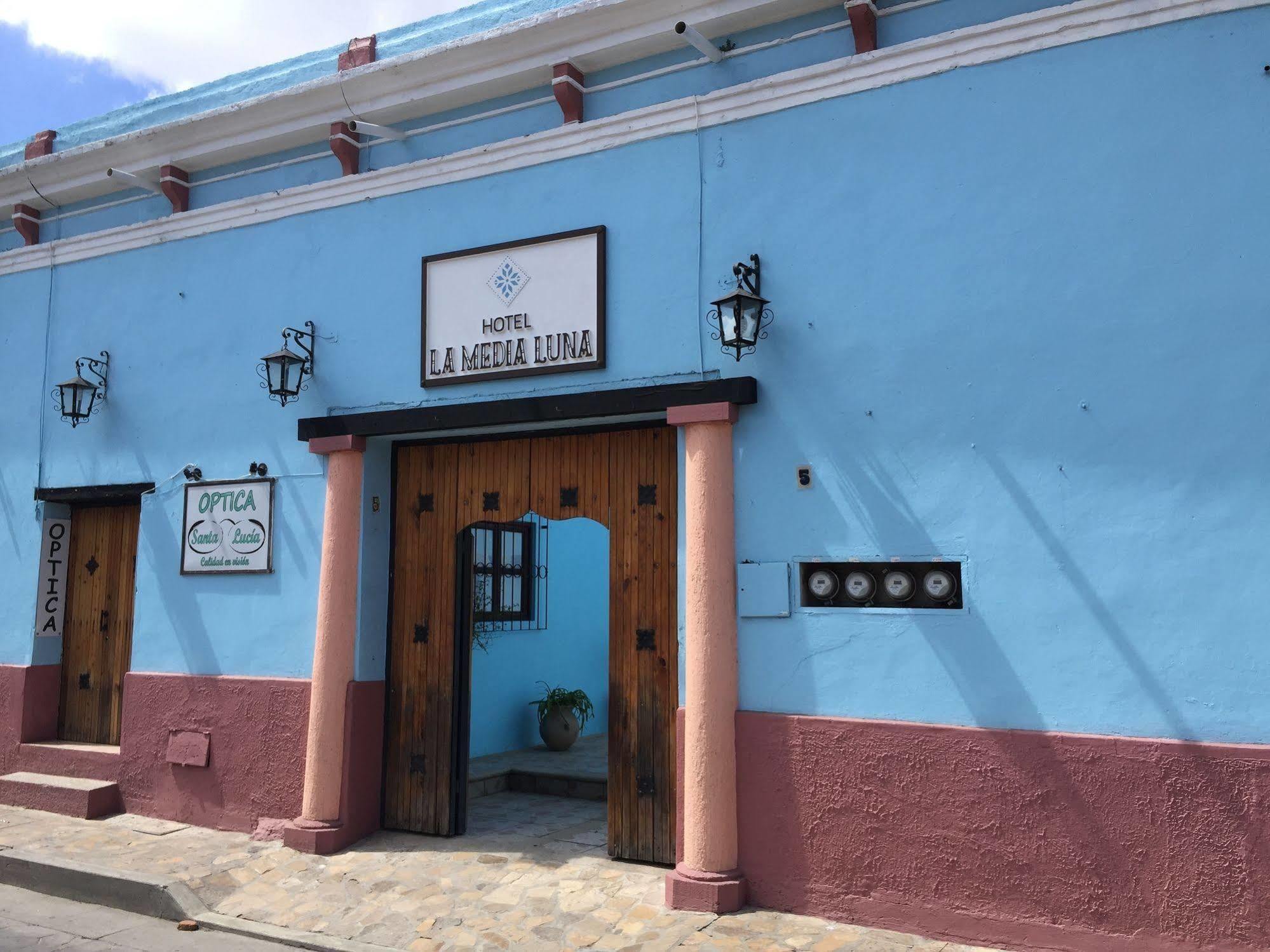 ᐉ POSADA LA MEDIA LUNA ⋆⋆⋆ ( SAN CRISTOBAL DE LAS CASAS, MEXICO ) REAL  PHOTOS & GREAT DEALS